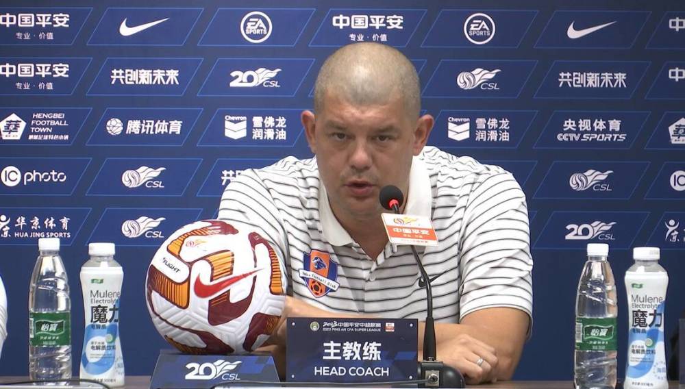 奥斯纳布鲁克战术调整及时,下半场换人收到奇效    奥斯纳布鲁克战术调整及时,下半场换人收到奇效