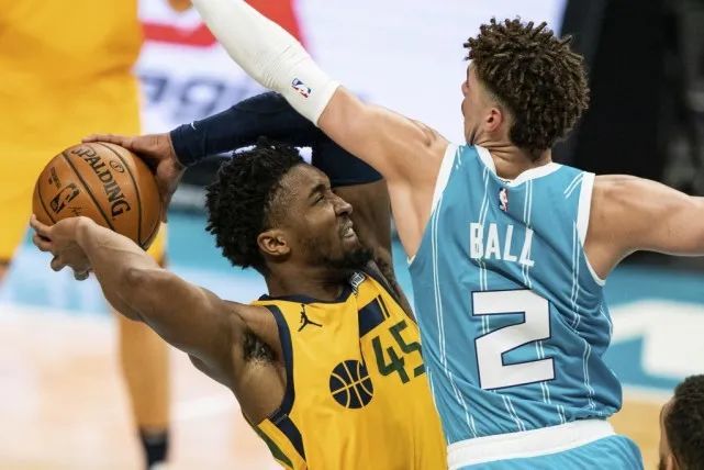 戈贝尔两双加持森林狼双杀黄蜂稳固西部前八位置    戈贝尔两双加持森林狼双杀黄蜂稳固西部前八位置